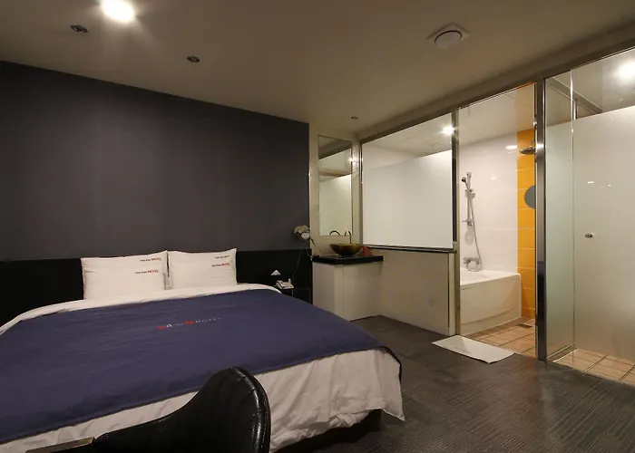 The M Hotel 2*
