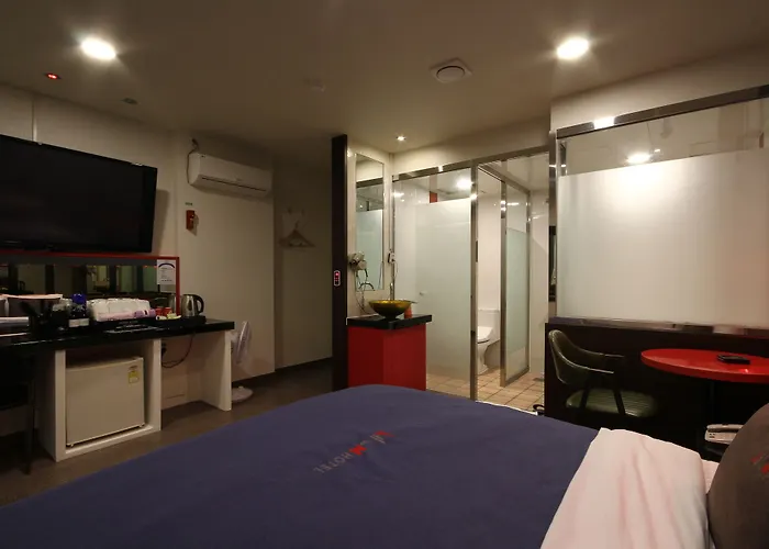The M Hotel 2*