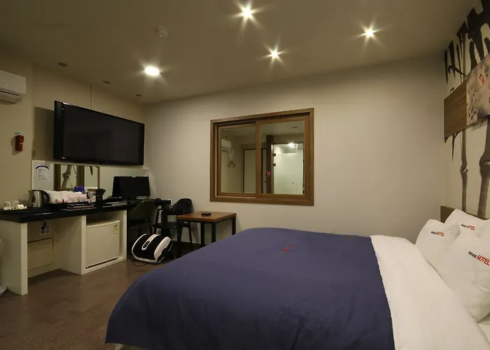 Hotel The M