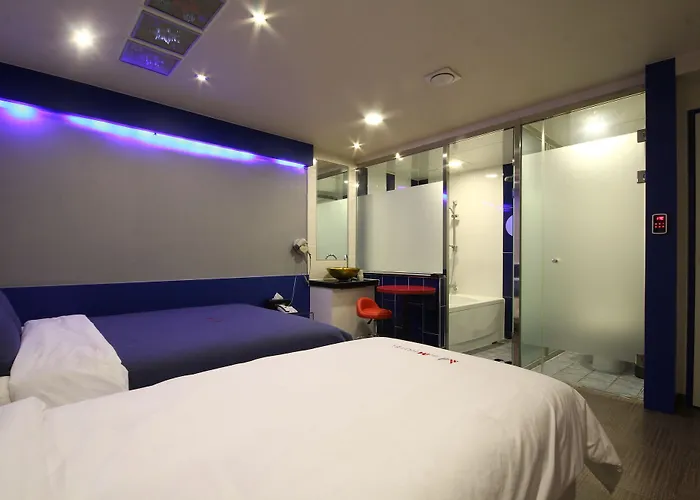 The M Hotel 2*