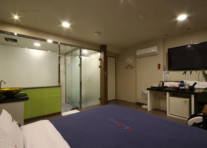 Hotel The M