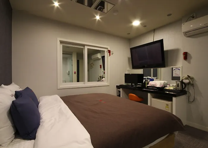 The M Hotel 2*